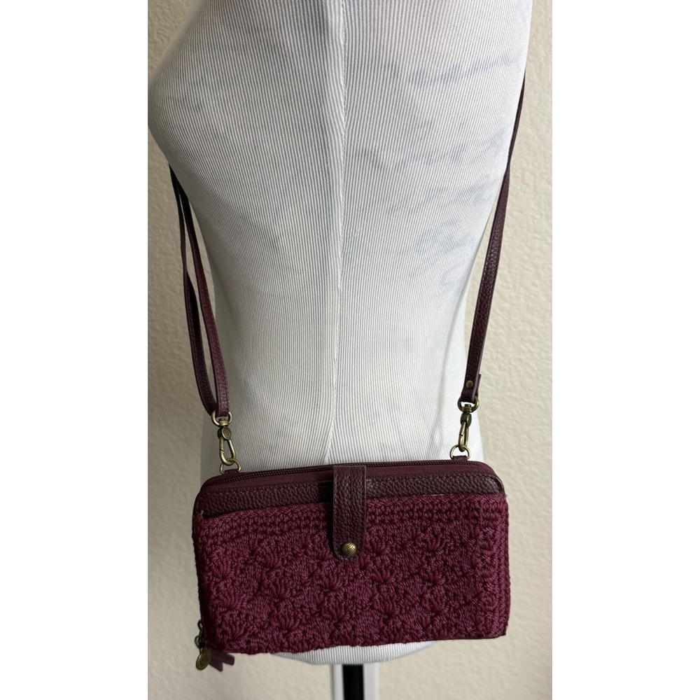 The Sak Iris Crochet Crossbody Smartphone Wallet Burgundy Leather Knit Used Once - Picture 6 of 9